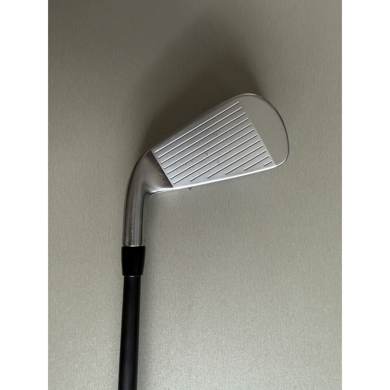 Titleist  U505II Eisen 4 GD Tour AD IZ 95 Stiff - DEMO 